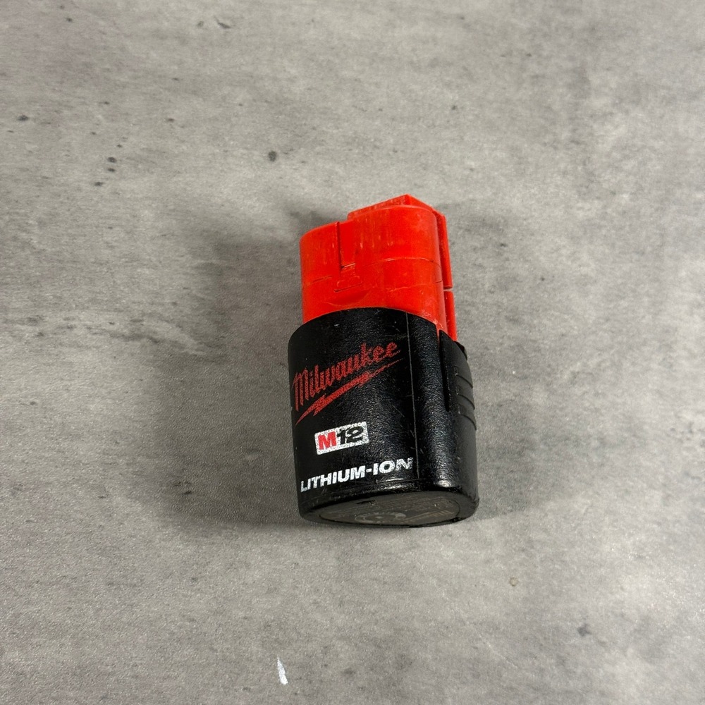 Milwaukee Battery Pack 48-11-2401 Red M12 Lithium-Ion 12V Cordless